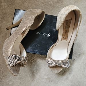 Boutique9 Beautiful Classy Gold Shoes